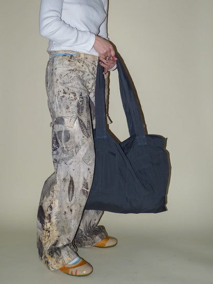 water resistant zip tote